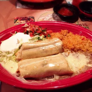 a plate of mexican food