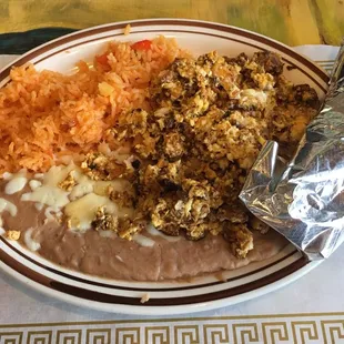 Huevos con chorizo   Mexican breakfast