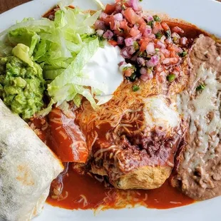Combo:  burrito con asada, Chilli relleno, enchilada
