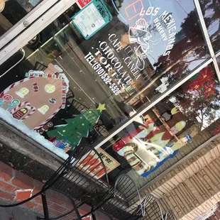 Christmas deco and Rosca de Reyes