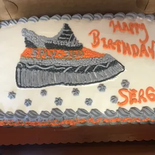 Yeezys cake