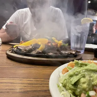 Los Molcajetes