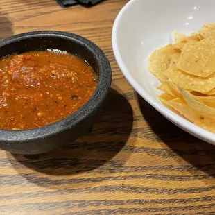 spicy salsa w chips (free)