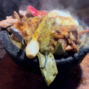 3 carnes molcajete