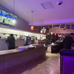 Seating area w kitchen