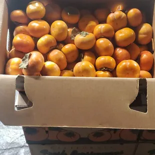 a box full of oranges