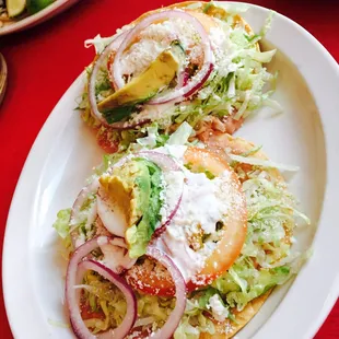 Tostadas, side dish come with menudo.