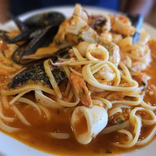 Seafood linguini