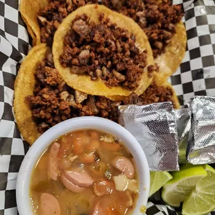 Bistec con Chorizo Tacos