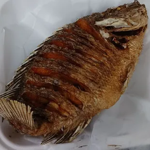 Whole fried fish - Mojares