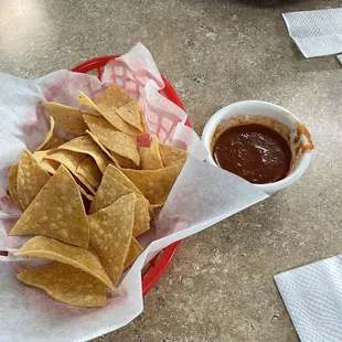 Warm chips and with a delicious salsa.