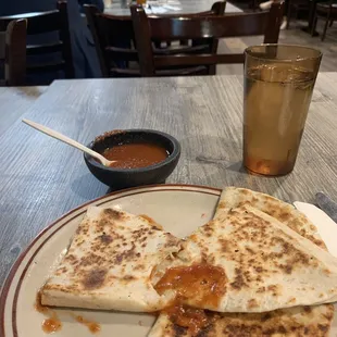 Quesadilla Suiza. If you can't wait just get this; service slow