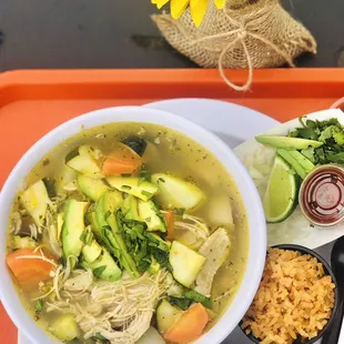 Caldo Casero &quot;Caldo Tlalpeño&quot; (caldo de pollo)