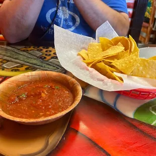 Chips &amp; salsa