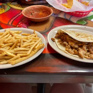 Chicken quesadilla w/ ff