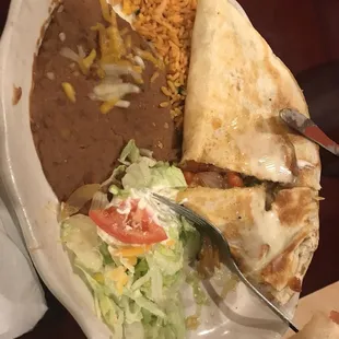 a plate of mexican food