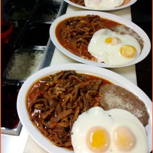 El mejor Bistec Ranchero solo en los pilares restaurant.