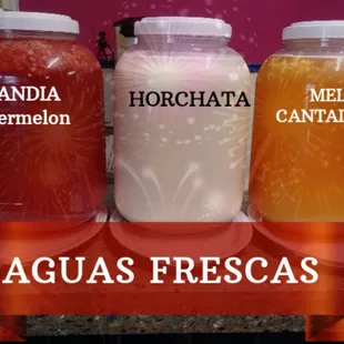TE INVITAMOS A DISFRUTAR NUESTRAS DELICIOSAS 
AGUAS DE FRUTAS NATURALES.