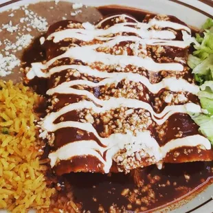 a plate of mexican food