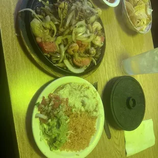This is what I eat mixed fajitas in had shrimp chicken and steak I was very good