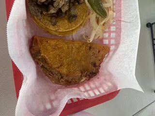 Nanos Tacos