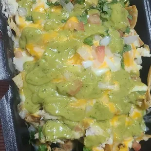 Nachos chicken salsa cheese beans guacamole, no sour cream