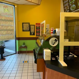 No one here.  Pretty Covid safe.