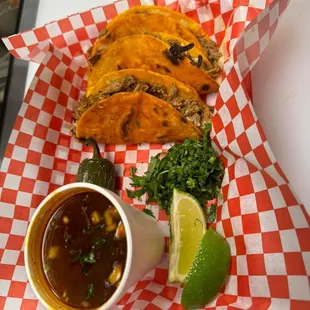 Quesabirra tacos