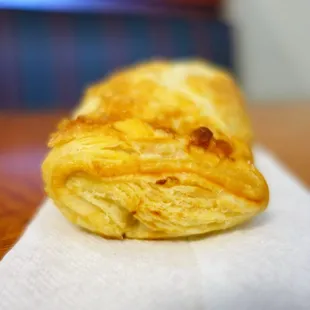 06/22/18 Los Portales: Pastelillo de Guayaba con Crema