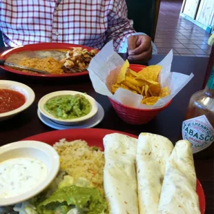 Fish tacos, tarter sauce? No bueno ;(