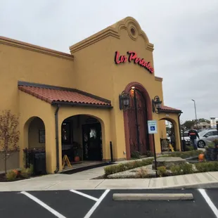 the outside of a restaurant