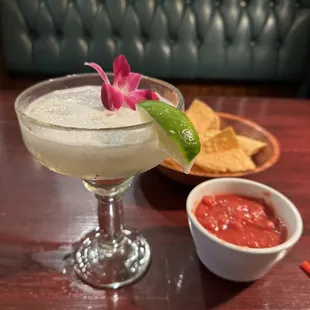 dessert, drink