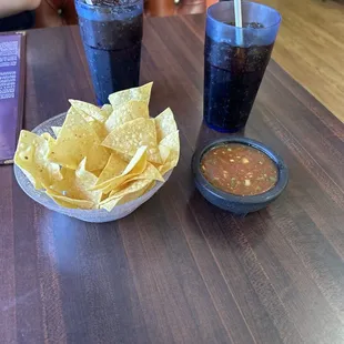 Chips, salsa and diet coke