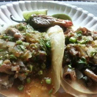 Tacos de tripas bien doradas