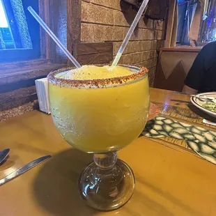 Frozen mango margarita