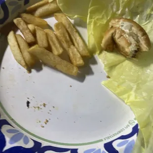 They give plenty of fries