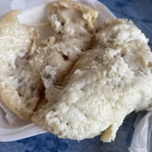 Queso puposa inside