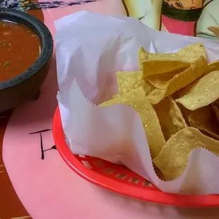 complementary salsa and chips