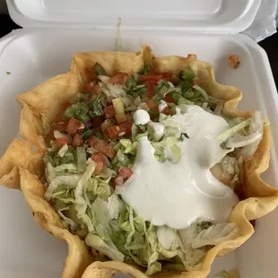 Los Reyes fajita taco salad. It's real good.