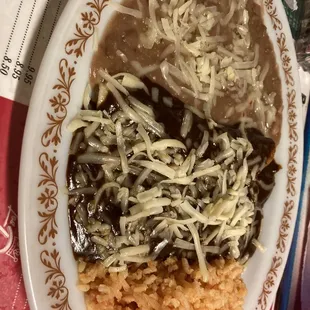 Enchiladas de mole con pollo