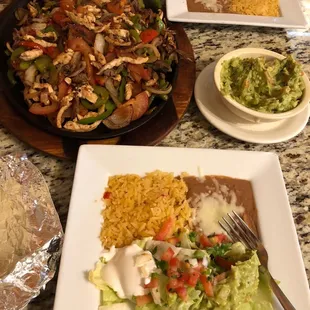 Stopped in after a Ballgame is KC. Pleasantly surprised at the delicious fajitas and guacamole. Friendly staff and fast service. A+