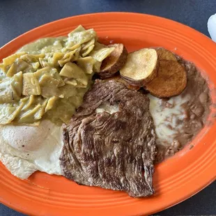 Chilaquiles Verdes with Carne