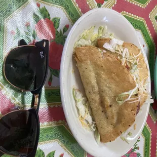 2 crunchy chicken tacos