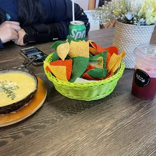 Queso and chips