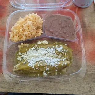 Medium chicken tamales plate.
