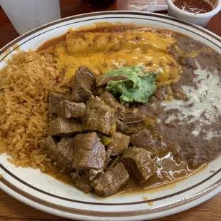 a plate of mexican food