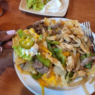 Beef &amp; chicken nachos