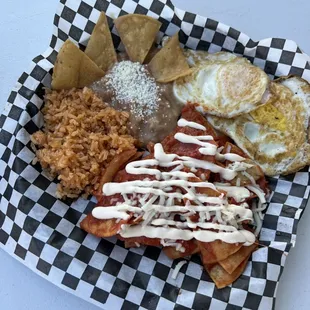 Chilaquiles rojos