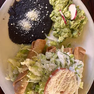 44. Tacos Dorados de Pollo