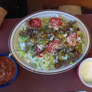Grilled steak salad  yum!